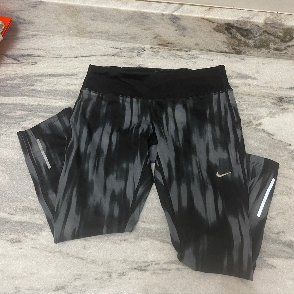 Nike Black and Silver capris size S